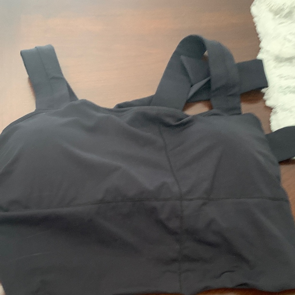 HALARA Black Wide-Strap Crop Tank